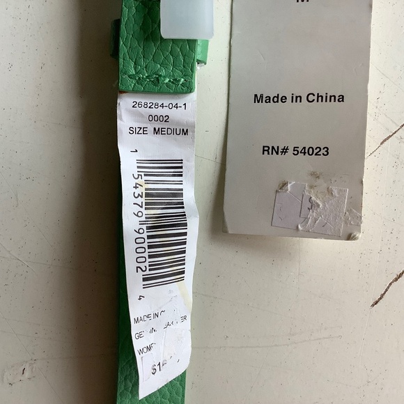 NWT GAP 3/4” thick green pebbled leather belt Medium - Picture 3 of 3